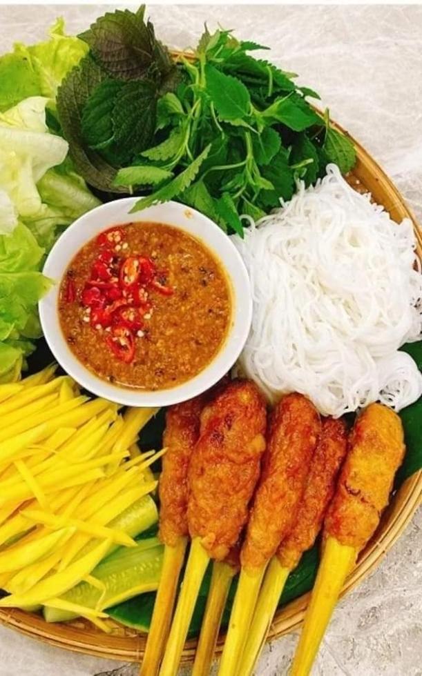 Cách làm nem lụi bọc sả thơm ngon, đậm vị đơn giản tại nhà