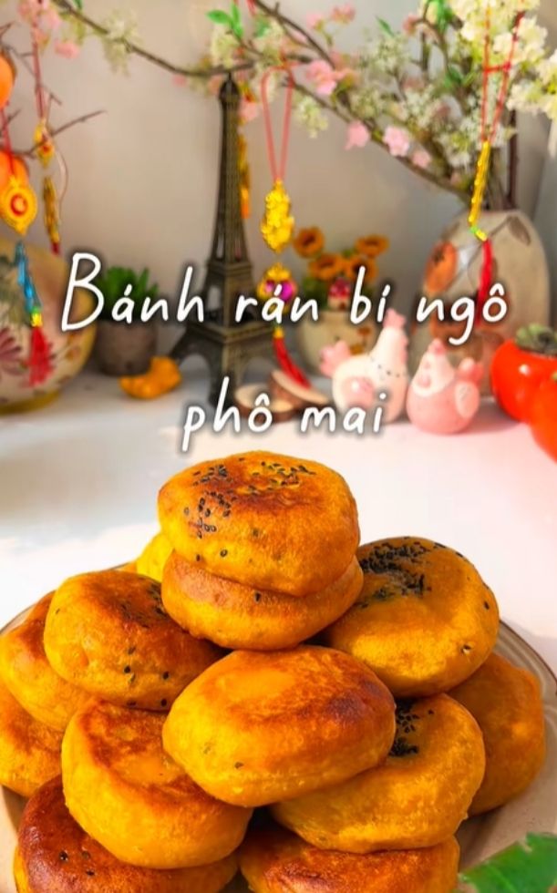 Bí quyết làm bánh bí đỏ nhân phô mai chiên vàng ươm, bẻ ra phô mai kéo sợi