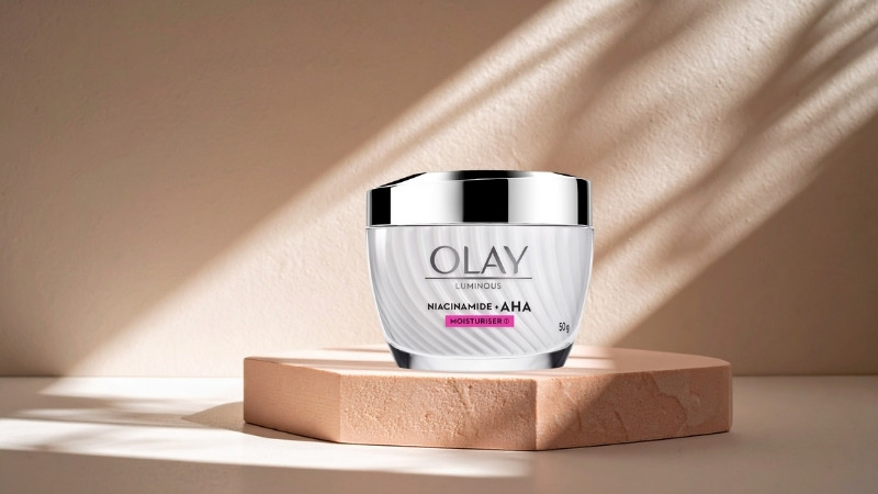 Kem dưỡng Olay Niacinamide + AHA tái tạo & ngừa lão hóa 50g