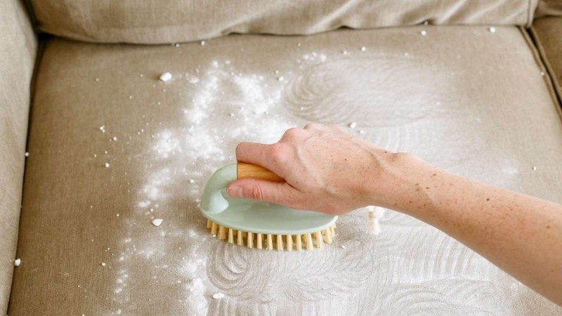 Sử dụng Baking Soda và Giấm trắng Sử dụng Baking Soda và Giấm trắng