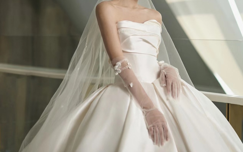 Vải lụa và satin – Dễ ố nước Vải lụa và satin – Dễ ố nước