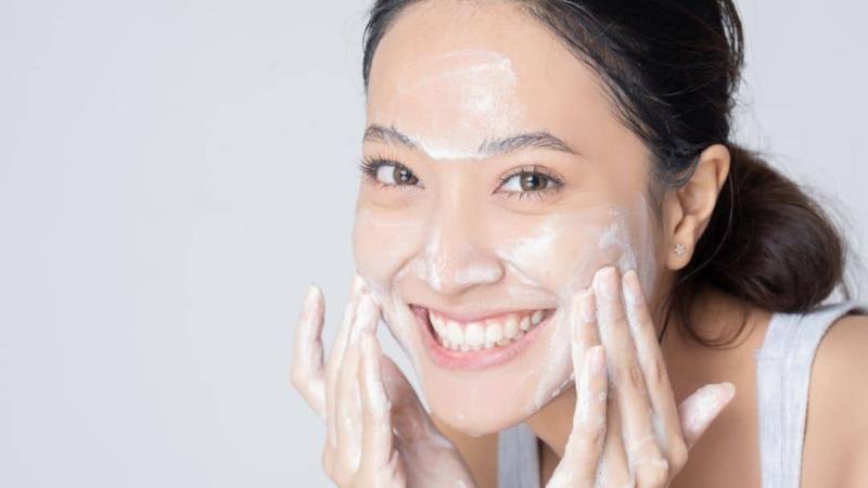 Làm sạch sâu da mặt