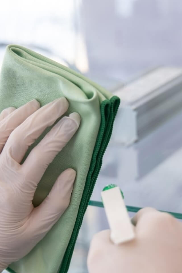 12 Cách tẩy vết băng dính decal hiệu quả nhất cho mọi bề mặt