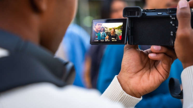 Video clip tự làm ghi lại lời chúc của mọi người Video clip tự làm ghi lại lời chúc của mọi người