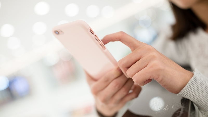 Một chiếc điện thoại thông minh mới Một chiếc điện thoại thông minh mới