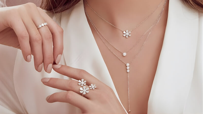 Trang sức – Thanh lịch và trang nhã Trang sức – Thanh lịch và trang nhã