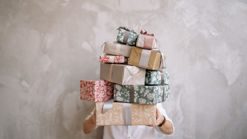 Bạn không nên tặng quà có giá trị chênh lệch giữa các nhân viên cùng cấp bậc Bạn không nên tặng quà có giá trị chênh lệch giữa các nhân viên cùng cấp bậc