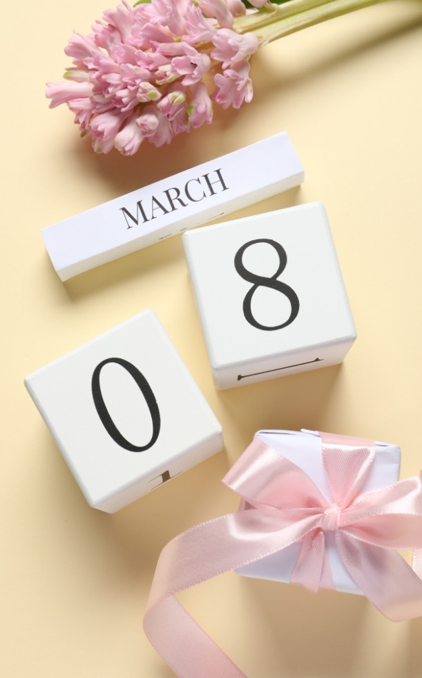 Gợi ý 20+ quà 8/3 cho chị em gái thiết thực, dễ tặng, ai cũng thích