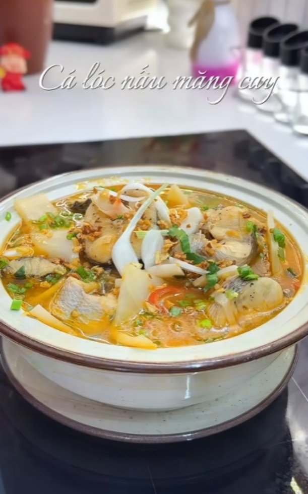 Cách làm cá lóc nấu măng cay đậm đà, chua cay xuýt xoa cực đưa cơm