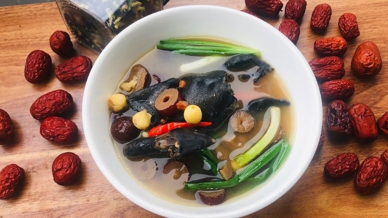 Canh gà ác hầm táo đỏ kỷ tử Canh gà ác hầm táo đỏ kỷ tử