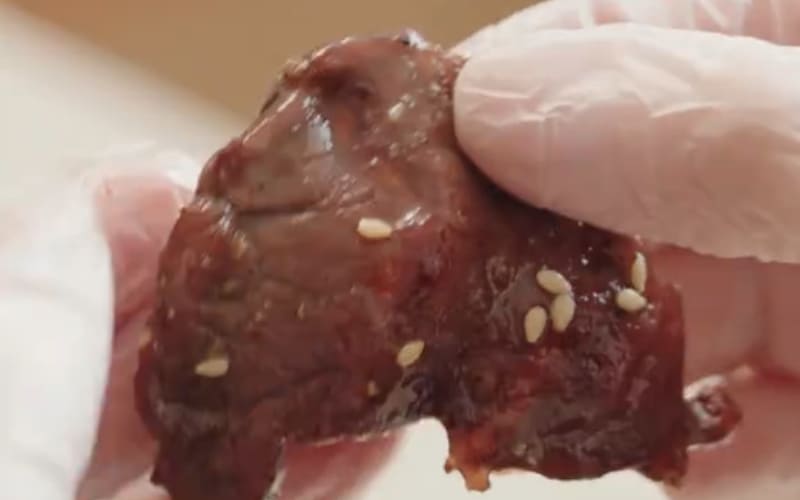 Bạn thưởng thức món ăn khi còn nóng. Bạn thưởng thức món ăn khi còn nóng.