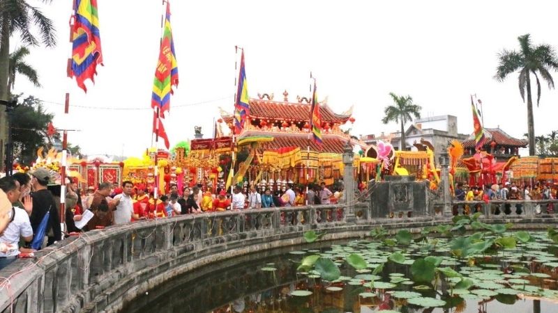 Đi lễ hội Phủ Dầy cần chuẩn bị gì?