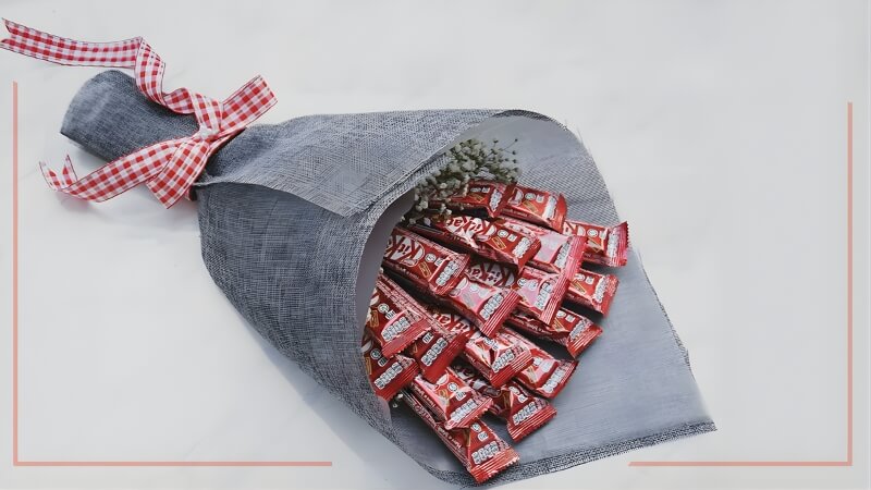 Trang trí và thắt nơ Trang trí và thắt nơ