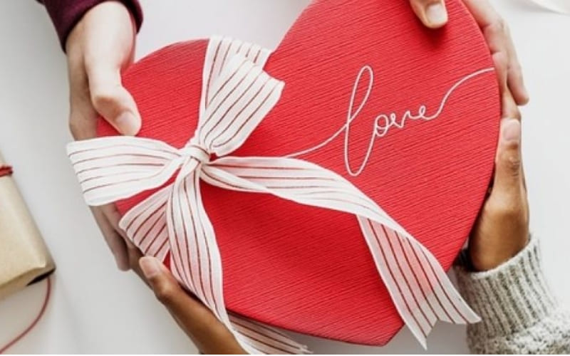 Lời chúc giúp tình yêu thêm gắn kết.