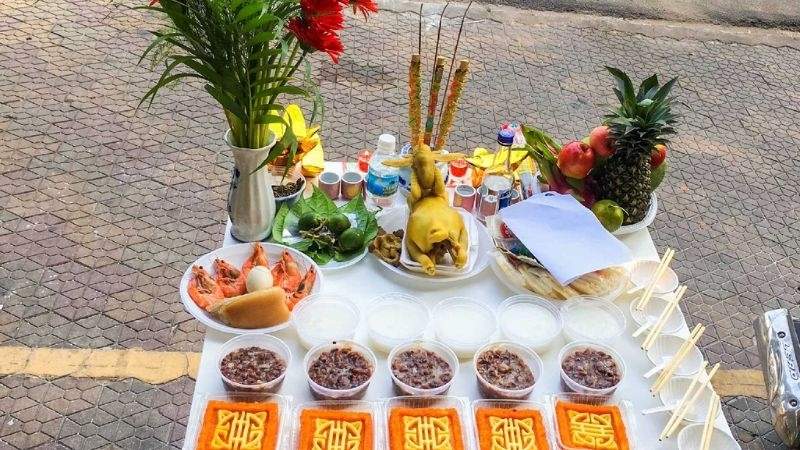 Chuẩn bị lễ vật cúng bái Chuẩn bị lễ vật cúng bái