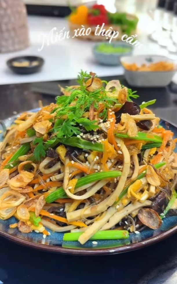 Cách làm miến xào thập cẩm dai ngon và không bị dính