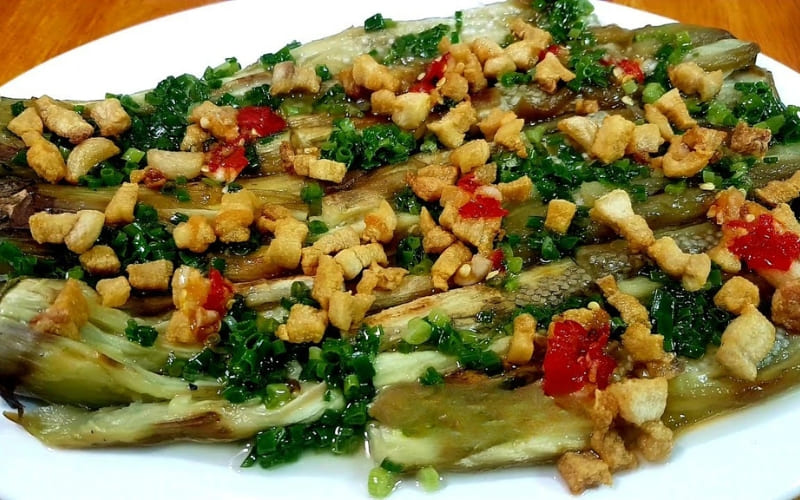 Món cà tím nướng mỡ hành thơm béo.