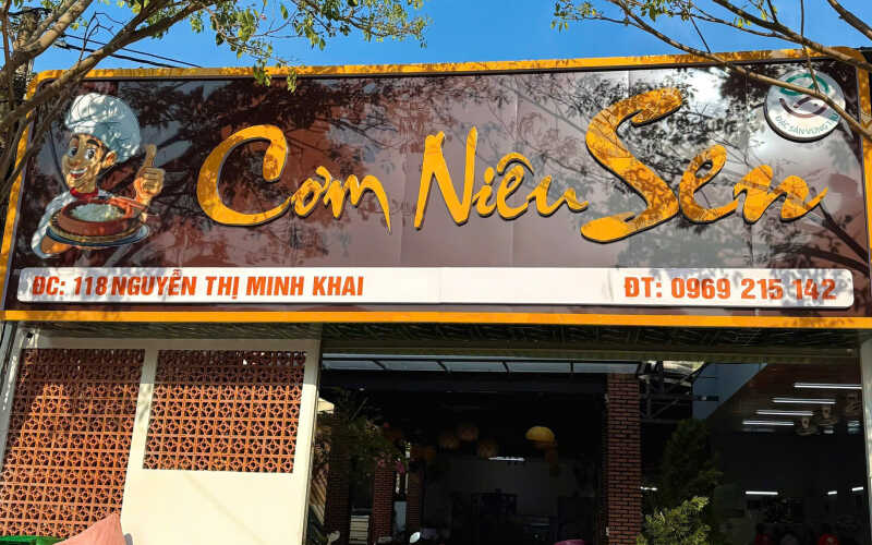 Cơm niêu Sen Vũng Tàu