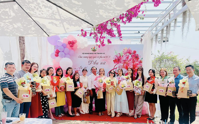 Những lỗi thường gặp khi viết lời mời dự tiệc 8/3 Những lỗi thường gặp khi viết lời mời dự tiệc 8/3