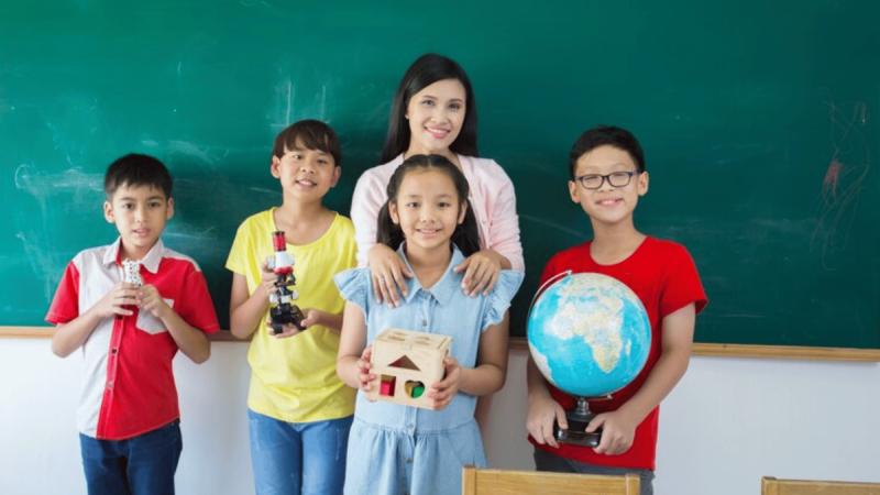 Học sư phạm tiểu học ra làm gì?