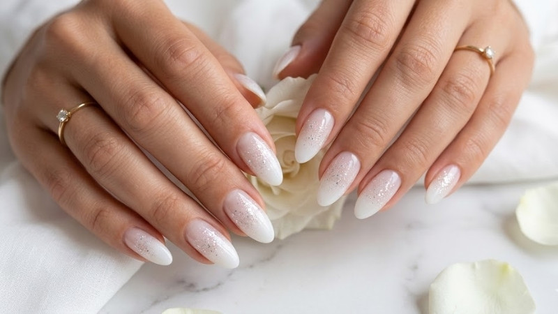 Nail kim tuyến trắng phối màu hồng nhạt