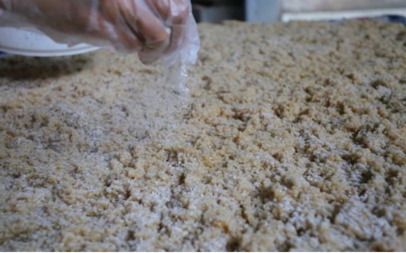 Các bước tạo shubo và lên men moromi quyết định cấu trúc cồn và tầng hương của sake