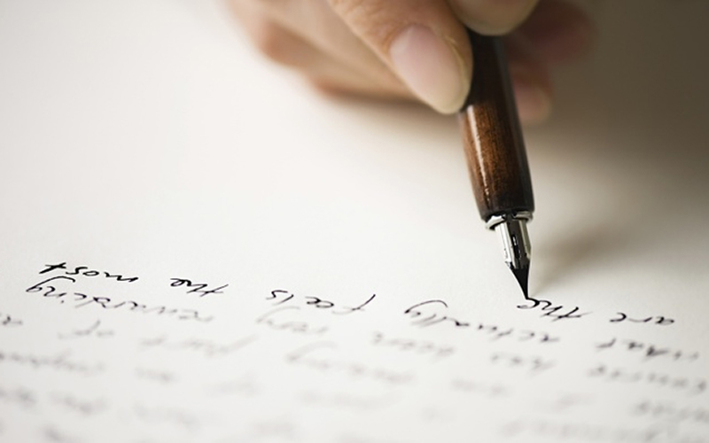 Xu hướng “Slow Living” với giấy thư thủ công (Handmade)