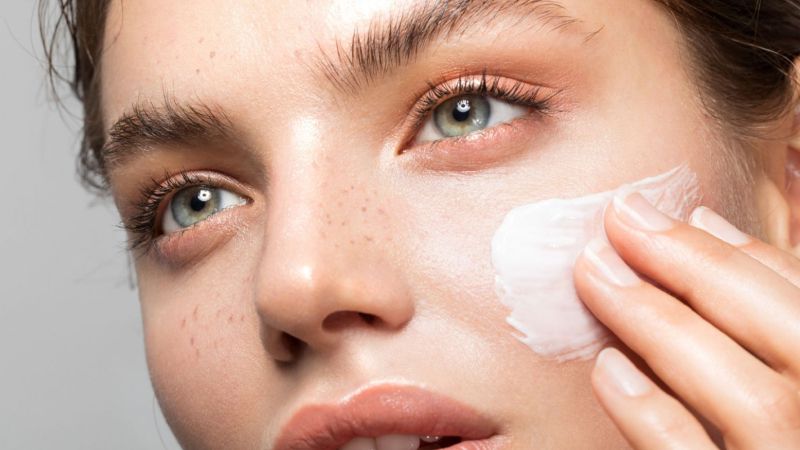 Cách sử dụng kem dưỡng da ban ngày