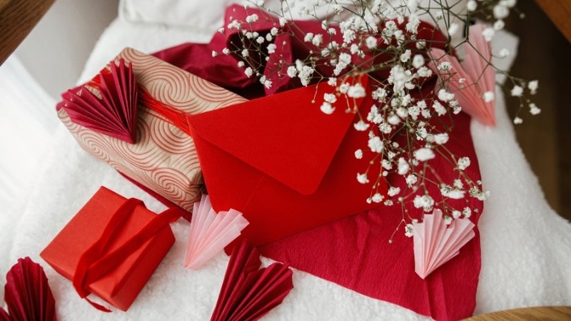 Tặng đúng ngày 14/3 thể hiện sự chu đáo và chỉn chu của bạn