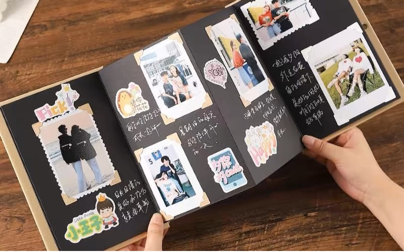 Cuốn album lưu giữ hành trình hạnh phúc.