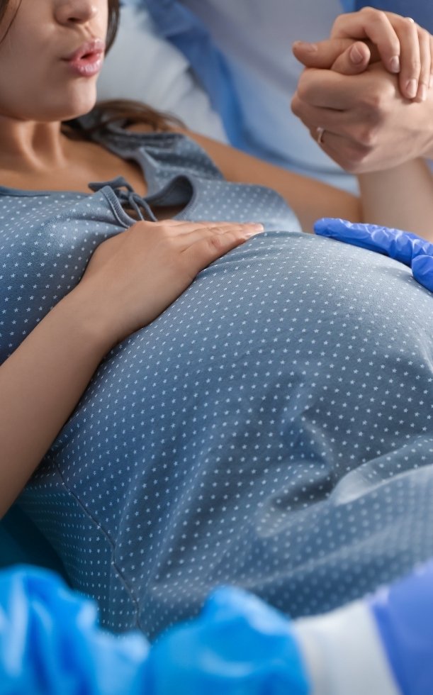 Sinh con năm 2026 tháng nào tốt, hợp tuổi bố mẹ?