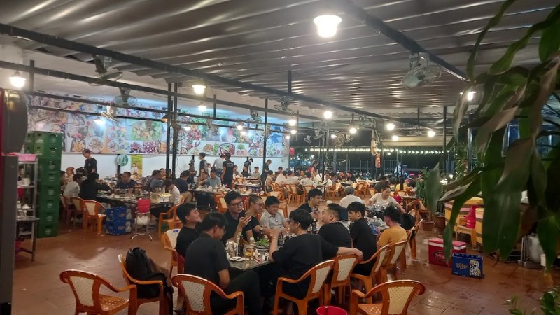 Song đôi quán Lẩu Ốc - Lẩu Dê