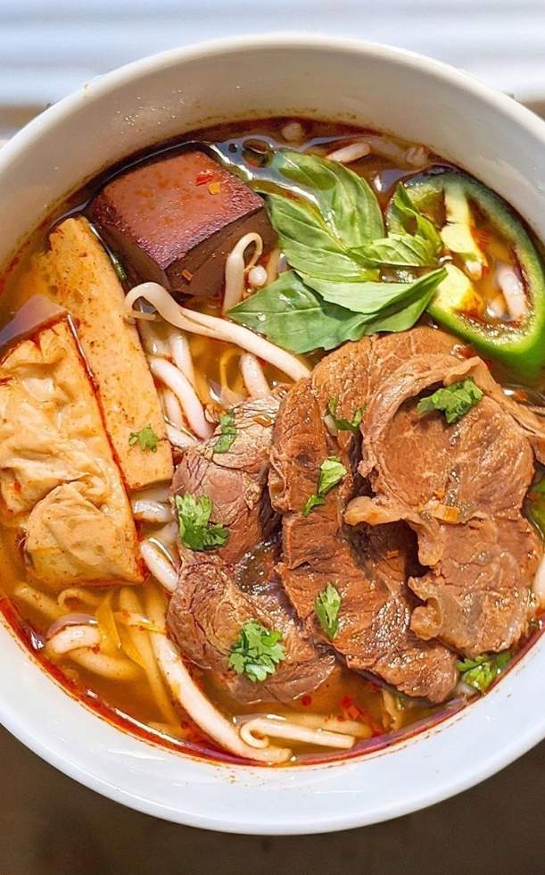 Top 10 quán bún bò Huế ngon ở Hà Nội chuẩn vị miền Trung