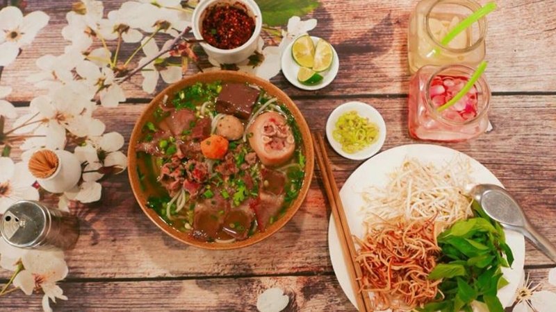 Bún bò Huế Ngự Uyển