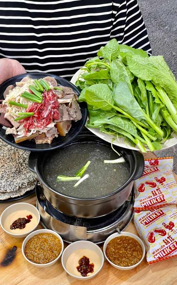 Tọa độ 10 quán lẩu bò ngon Tân Bình cho gia đình, bạn bè sum họp