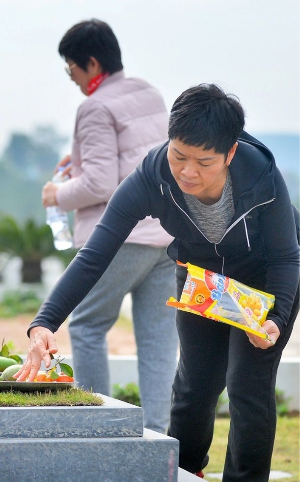 Cách khấn vái khi đi tảo mộ đúng phong tục, đơn giản và dễ thực hiện