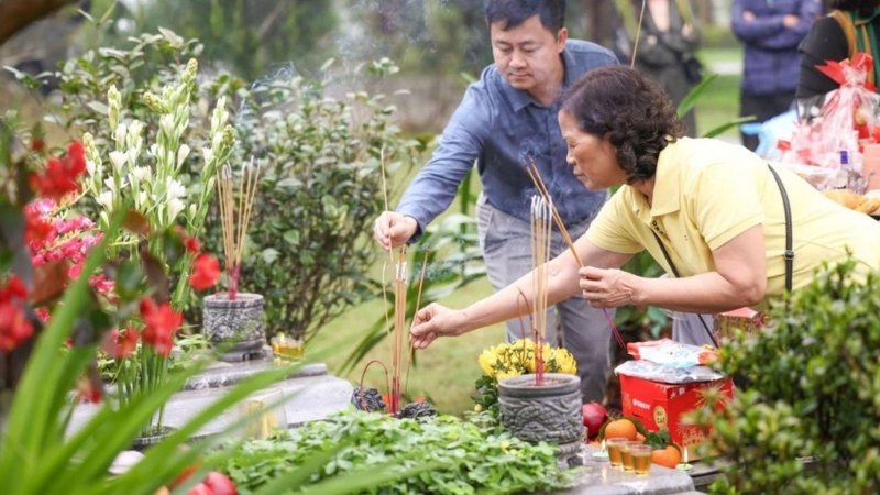 Thắp từ 1 đến 3 nén hương