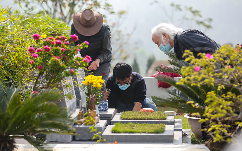 Theo phong tục dân gian