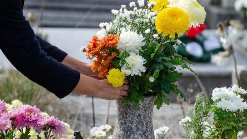 Nên chọn hoa cúng Thanh minh như thế nào?