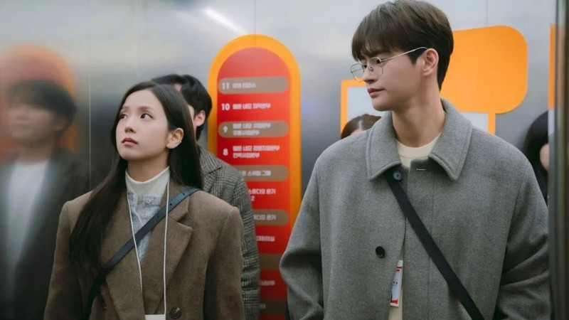 Câu chuyện xoay quanh hai nhân vật Seo Mi-rae và Park Kyeong-nam