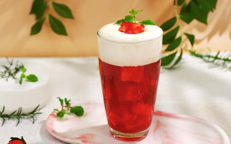 Hồng trà dâu kem muối