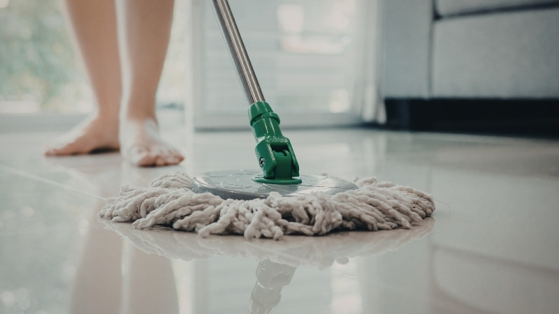 Hạn chế lau nhà bằng nước