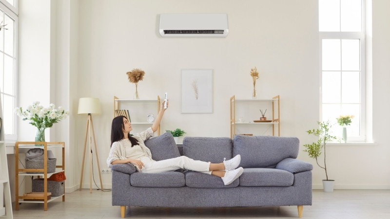 Bật điều hòa chế độ hút ẩm