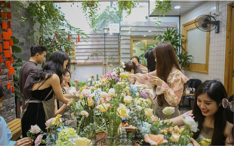 Florid mang đến workshop cắm hoa chữa lành.