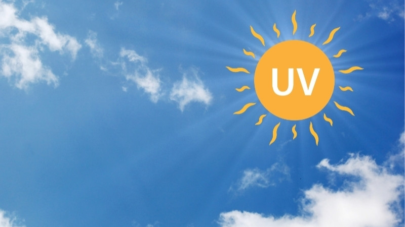 Nguyên nhân chính do tia UV, lão hóa, rối loạn nội tiết tố hoặc sử dụng mỹ phẩm sai cách