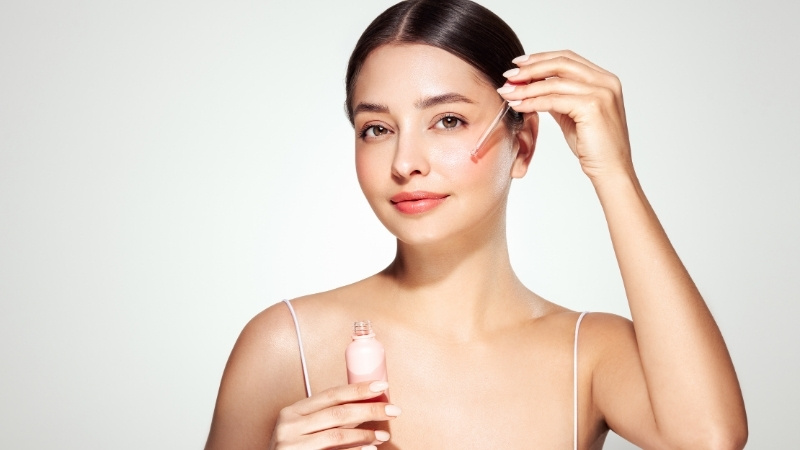 Dùng serum làm sáng da