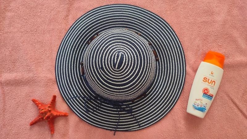 Hạn chế tiếp xúc với ánh nắng mạnh