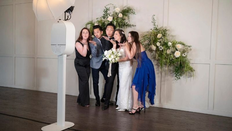 Bảng giá dịch vụ cho thuê photobooth đám cưới trọn gói