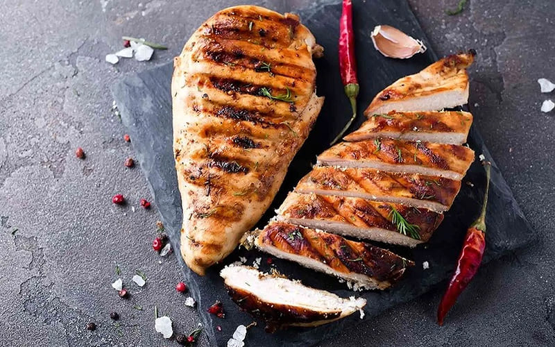 Những sai lầm khiến ức gà bị khô