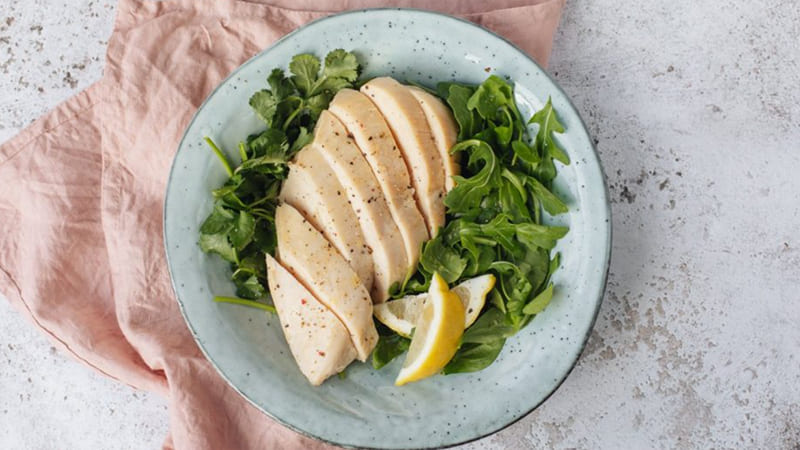 Bí quyết giúp ức gà mềm, không bị khô